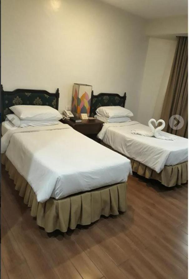 La Fiesta Hotel Iloilo Extérieur photo