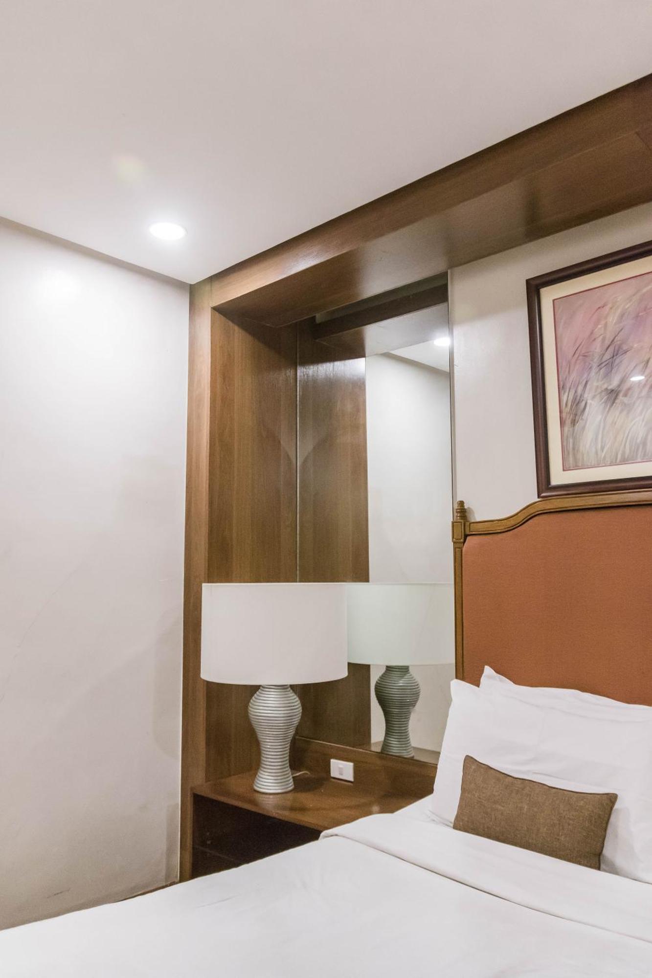 La Fiesta Hotel Iloilo Extérieur photo