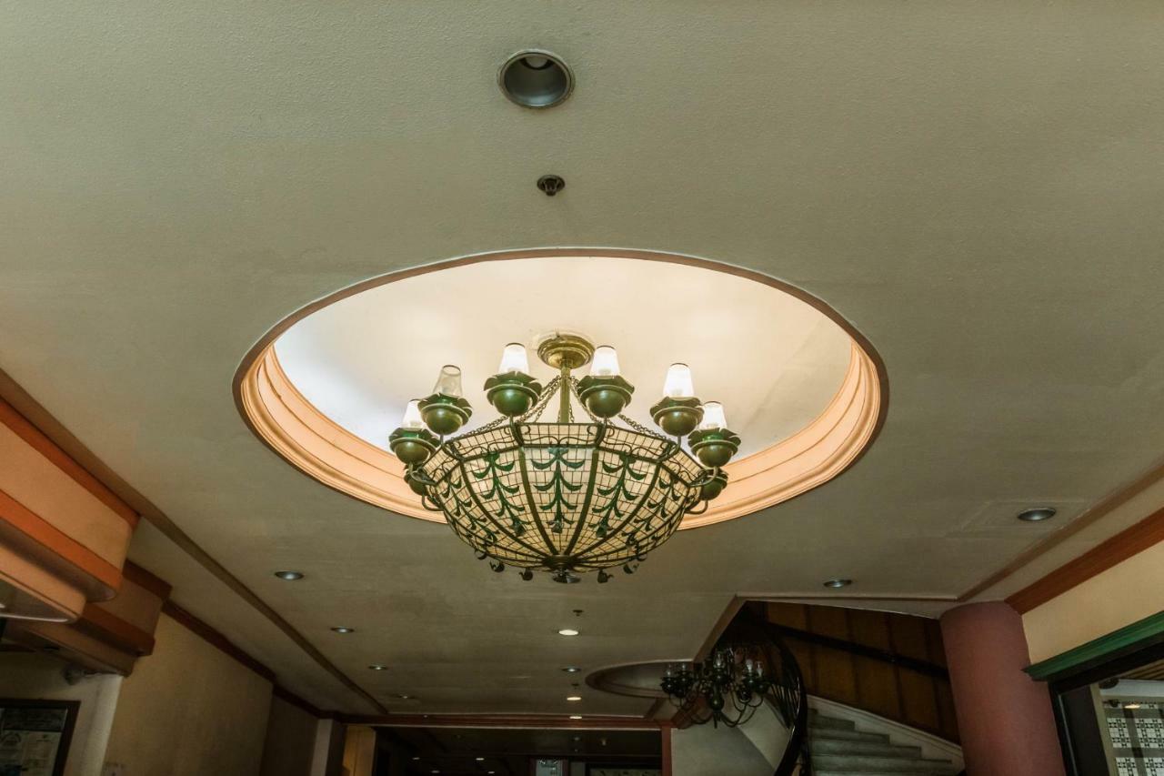 La Fiesta Hotel Iloilo Extérieur photo