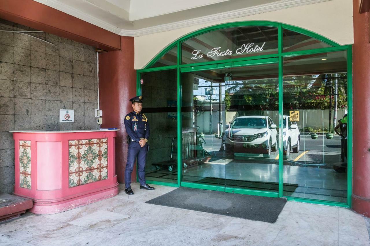 La Fiesta Hotel Iloilo Extérieur photo
